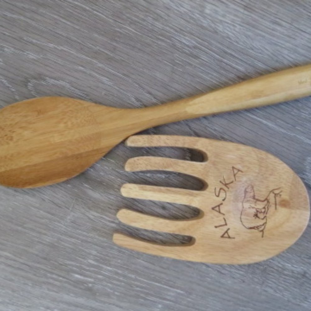 Handcrafted SALAD Server Alaska Claw & Spoon Bamboo/Acacia (K297)